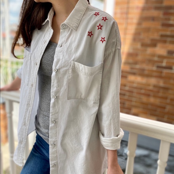 AMERICAN FLAG GUITAR GRAPHIC BACK BUTTON DOWN - Picture 2 of 6